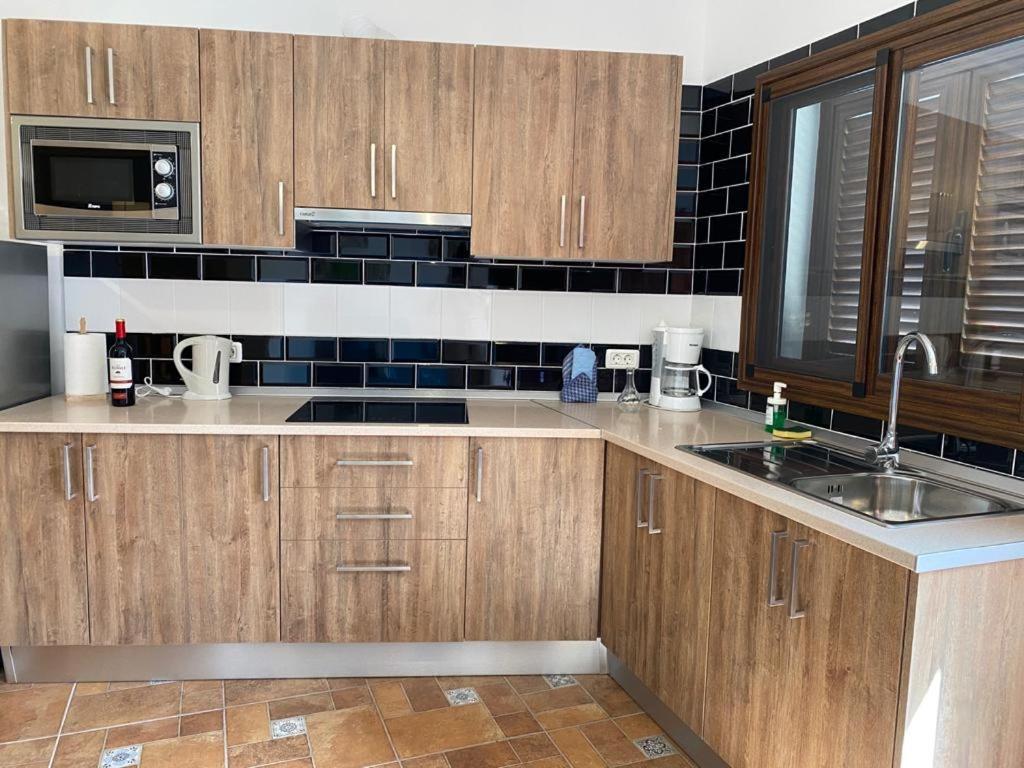 Banana House Villa Ермигуа Екстериор снимка